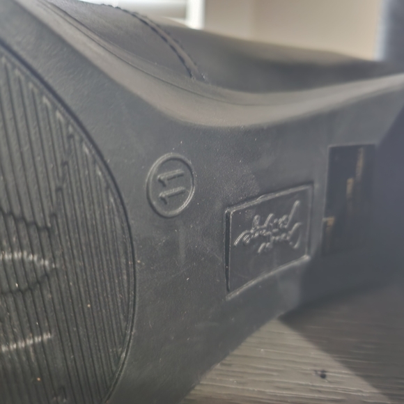 Black mid calf boots - Picture 2 of 5